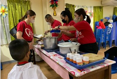 RLove joins "Food for Thought" at Ilugin Elementary School Pasig