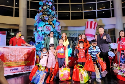RLove imparts Noche Buena packs to children  of Bahay Kalinga