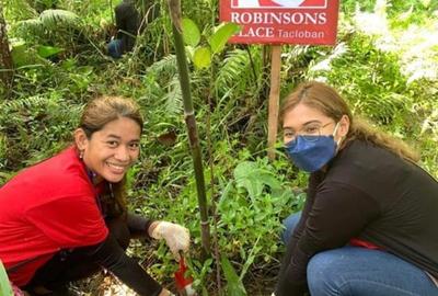 RLove joins CENRO Tacloban’s Tree-planting initiative 
