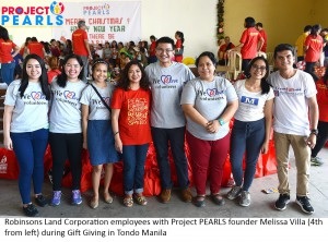Robinsons Land Corporation Employees and Project PEARLS Brings Smiles to Children from Tondo during its Toy Drive