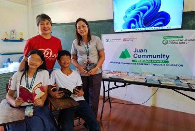 Robinsons Malls GenSan hands over donations of learning books to ALAGAO NATIONAL HIGH SCHOOL OF GENERAL SANTOS CITY