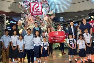 RLove brings Christmas cheer to public schools of Pasig city