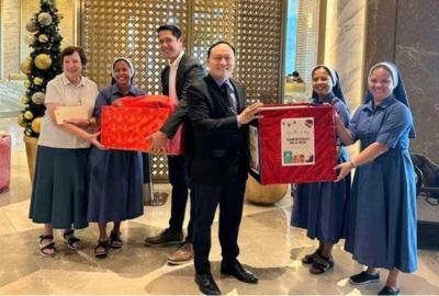 RLove and the Sisters of the Sacred Heart of Jesus and Mary reach out to children with special needs in Cebu