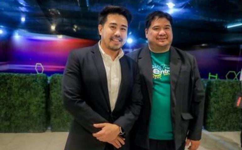 Mr. Ramon Rivero of RLC and Dean Pong Trinidad of TUA