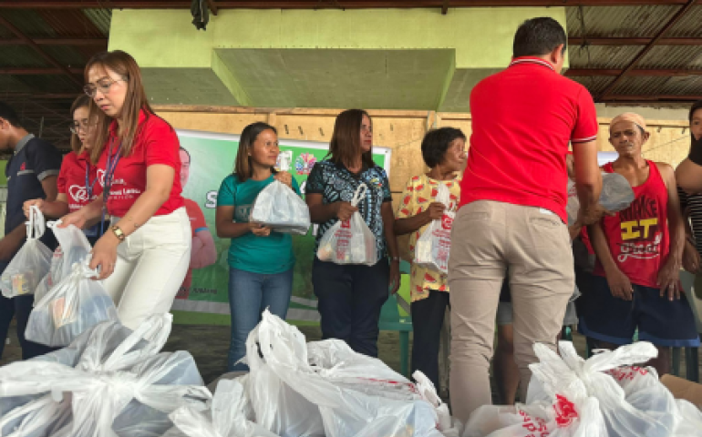 In response to the floodings, Robinsons Malls Tagum mobilized RTulong emergency relief program, in cooperation with RLove.