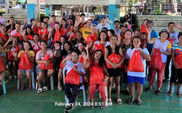 Employee volunteers trooped to the evacuation center and distributed supplies of rice, canned goods, noodles, powdered coffee, etc. to 100 families. 